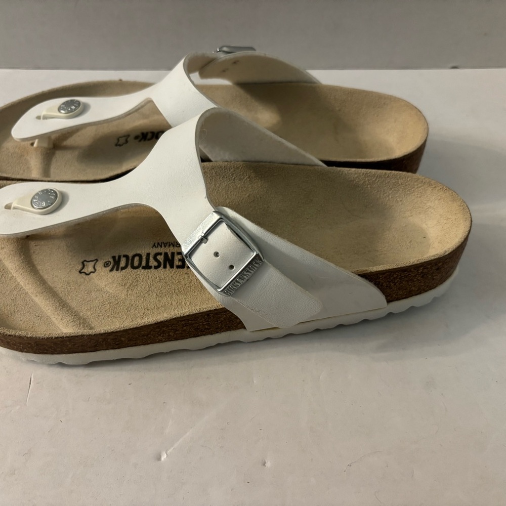 Birkenstock White Thong Sandals Brand New but no tags